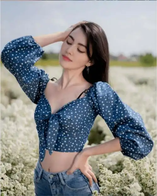 混血女星maidavika的私服穿搭mark
