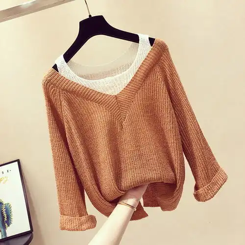 新出几款毛衣,叫假两件7080后女人搭小脚裤穿,显瘦洋气又减龄
