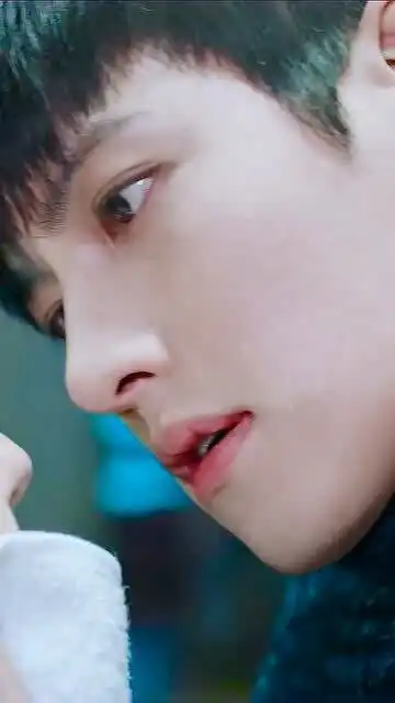 小奶狗还是大灰狼傻傻分不清楚,背后抱这个男人也太会了
