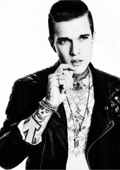 求若干张欧美高清大图,要求不是黑白男生高清霸气拽.附加纹身.叼烟.不达到以上要求也可以,都欢迎
