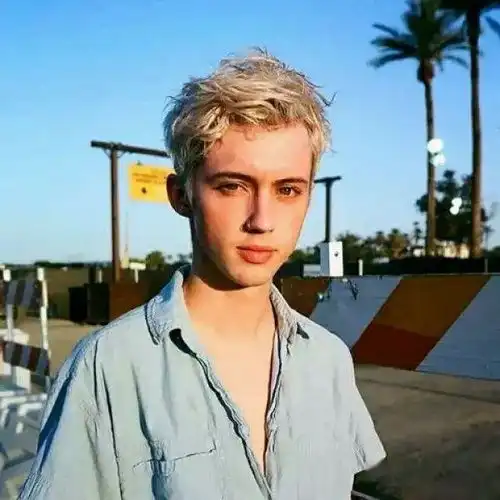 头像能让我奔跑的除了大雨还有你
