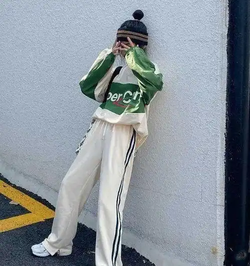 女生如何打造少年感穿搭满满的青春活力
