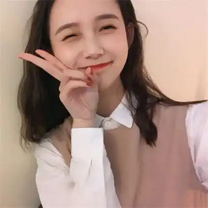 好看女生头像阳光可爱,最喜欢剪刀手的美女
