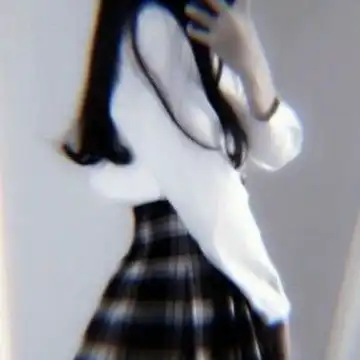女生半身部位微信头像
