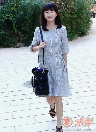 周冬雨pk奶茶mm各种造型谁更清纯
