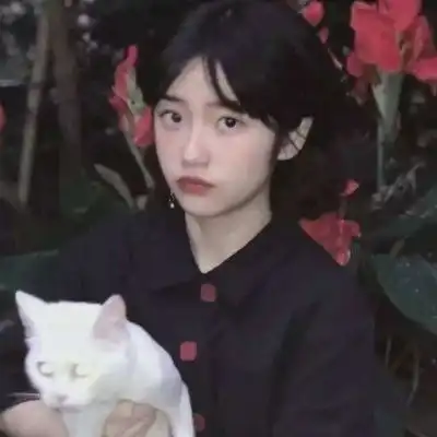 超甜但不太明显的情侣头像
