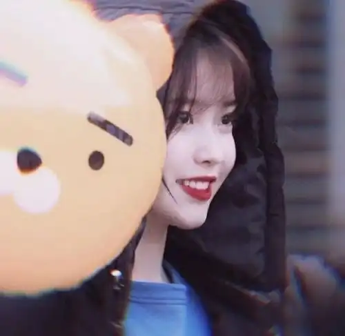 iu头像世界不再贩卖焦虑,开始流行快乐
