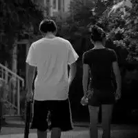 求情侣在一起的黑色背景
