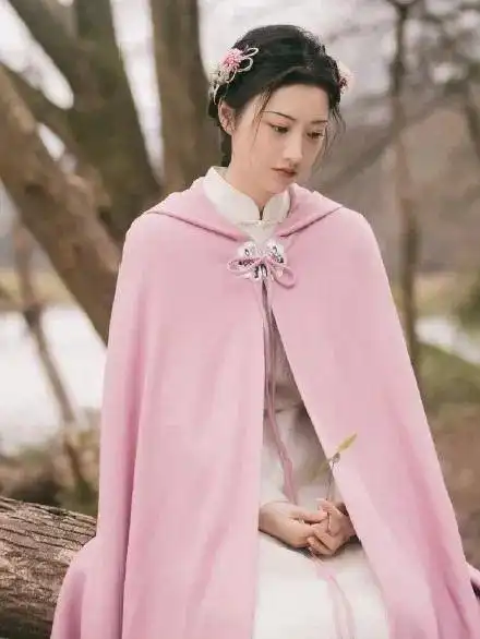 被嘲10年资源咖,强捧不红的京城富贵花景甜又杀回来了
