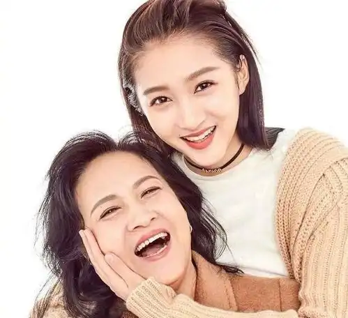 撞脸父母的明星,吴亦凡妈妈可替儿子出道,最后一个复制粘贴
