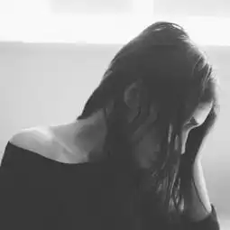 90后美女照片头像女生唯美学会放下不要频频回头
