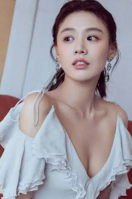 橙红年代热播马思纯和陈伟霆cp感爆棚
