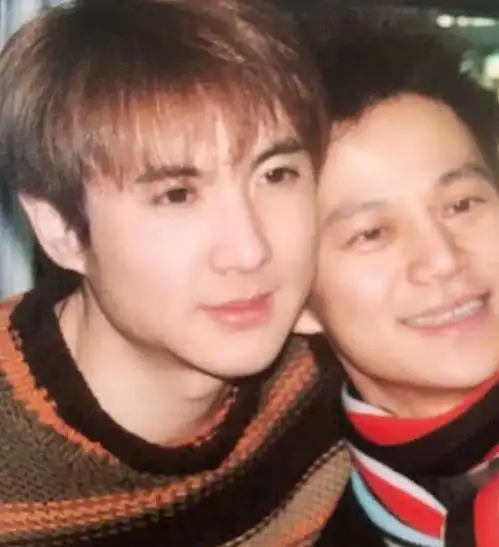 沈腾年轻时,谢霆锋年轻时,看见胡歌年轻时才知啥是奶油小生
