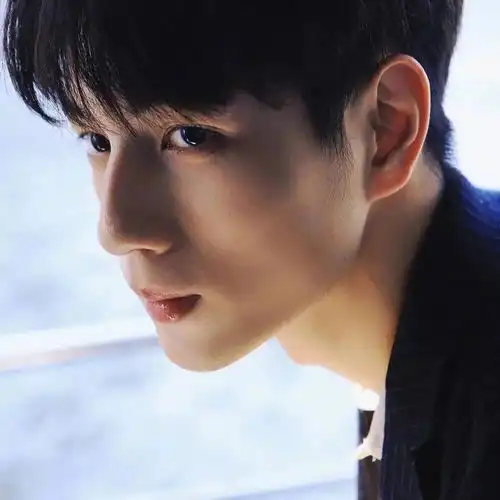 不常见小众男生头像
