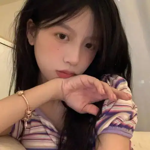 又找了一组好看的微信头像
