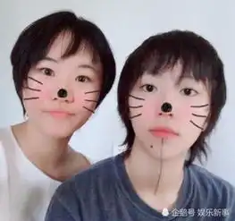 窦唯女儿窦佳嫄晒近照,一头金发蓝指甲造型比姐姐窦靖童更个性
