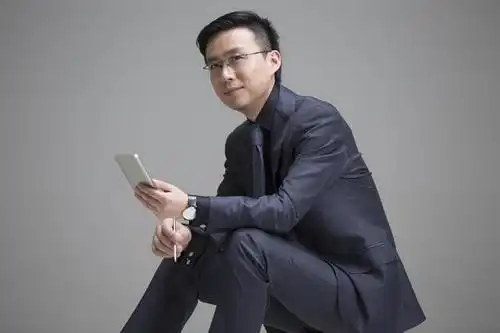 中年男人的崩溃
