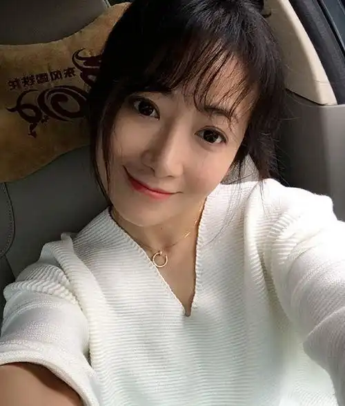 陈紫函被小鲜肉老公宠爱后,45岁越发风情万种,把小姑娘都比下去了
