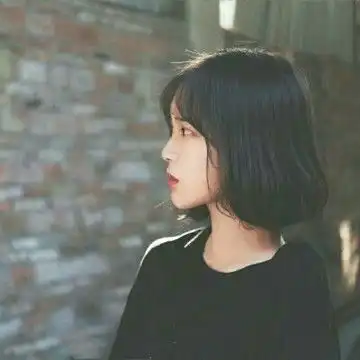 美美哒侧颜女生微信头像
