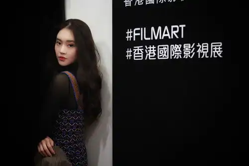 傅奕晓携新作100分女人现身第43届香港国际电影节影视展
