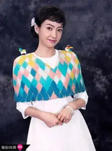 宋茜因微博一天掉了四十万外国粉,但她却赢得十三亿国人心
