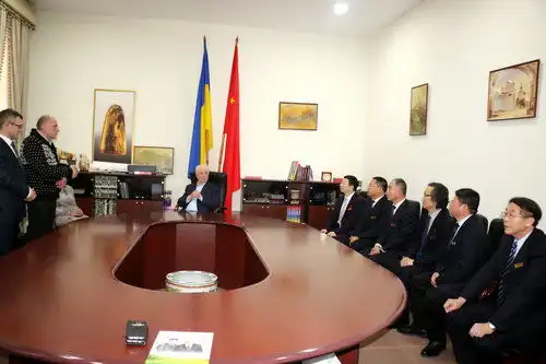 刘瀚锴带队到乌克兰进行文化商务交流
