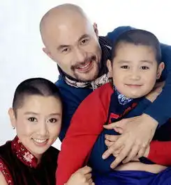 美女与野兽丑男星妻子美艳如花
