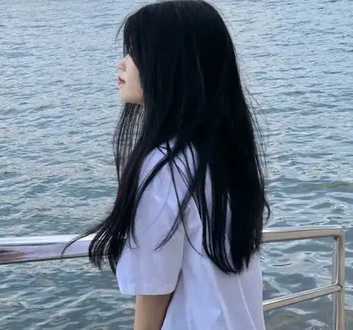 ins不露脸女生头像
