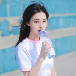 森林小巷少女与狐
