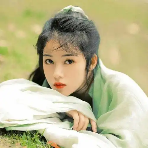 唯美意境古风女生头像试问当筵眼波恨滴滴为谁娇

