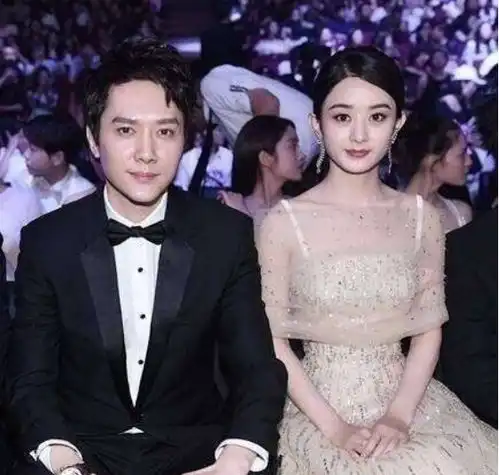 赵丽颖冯绍峰牵手逛街,店员爆料买件衣服就10万,两人在一起了
