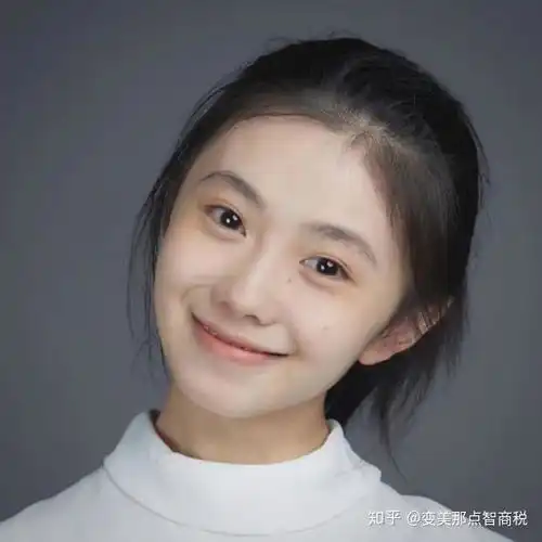 最新谋女郎垫了下巴,怎么反而变丑了
