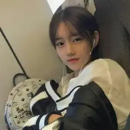 短发清新女头像
