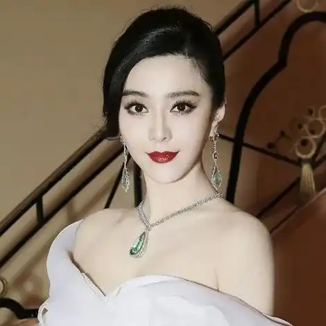 美人计范冰冰的万能眼妆让她气场软萌兼具,我是李晨我也爱好吗
