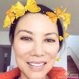 48岁邓文迪麻花辫装嫩李冰冰素颜清纯
