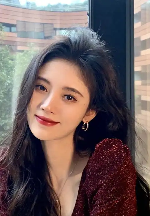 身高矮也可以明艳动人鞠婧祎告诉你,港风系女神的搭配术
