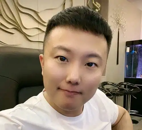 胡闹爆料网红张二嫂装修办公室花费2000万,看到评论我酸了
