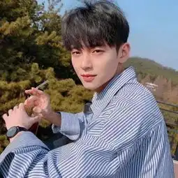 小哥哥头像我只喜欢你我看过那么多云你是最灵动的那一朵
