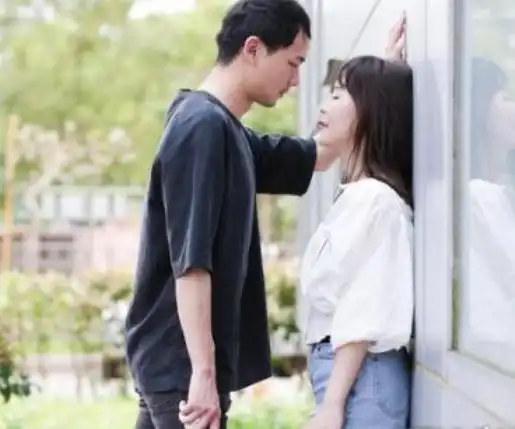 我二婚带个女儿,男友头婚,我该不该和他再生个孩子
