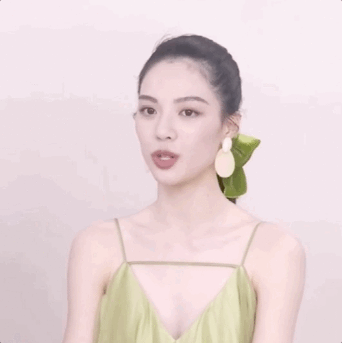 这条早期视频传出来,钟楚曦怕是真要翻车
