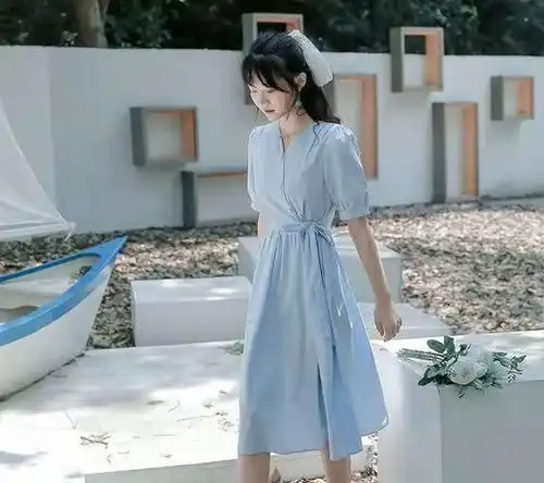 韩系温柔风裙装搭配示范,在这个夏日做个温柔的少女吧甜美减龄
