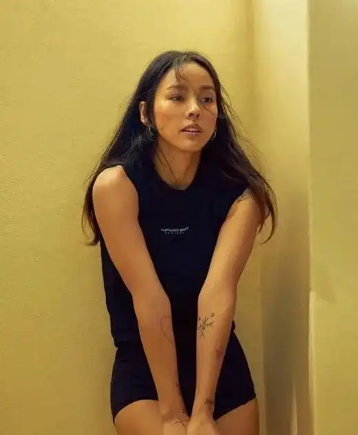 迷失人间的国民妖精李孝利,拯救她的却是这样的丑男
