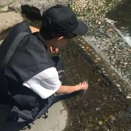 qq个性头像男生冷酷梦想是注定孤独的
