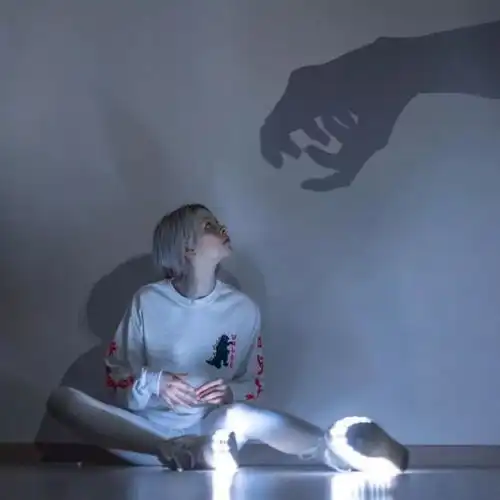 男女头像别等,别问,别回忆
