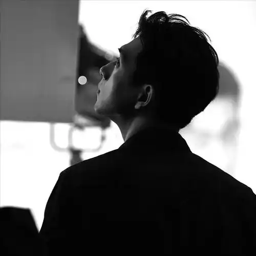 迷恋漂亮女同事,同居生活3个月,却被告知我爱你所以要与你分开
