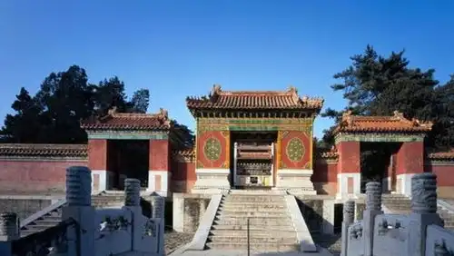 乾隆第一个心动的女人,不是富察皇后,也不是令妃
