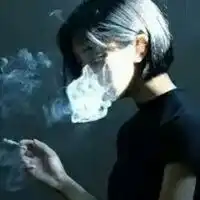 qq头像女生高冷短发
