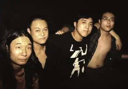 万能青年旅店是国内水平最高的摇滚乐队之一吗
