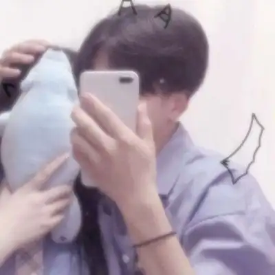 手机遮脸情侣头像一对爱你一辈子
