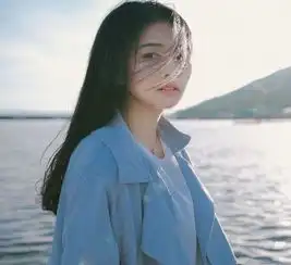 路招摇化身时尚达人,发绳系身上变腰带显瘦更显高

